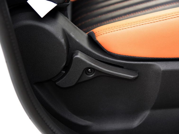 东南DX7 2015款 1.5T 手动精英型车厢座椅图片