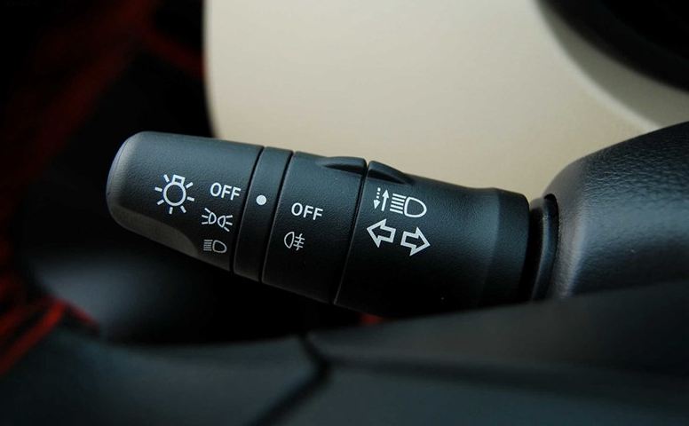 启辰R50 2013款 1.6L 手动时尚版中控方向盘图片