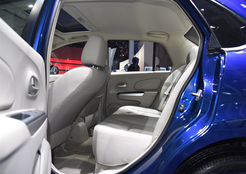 启辰D50 2015款 1.6L 自动豪华版车厢座椅图片