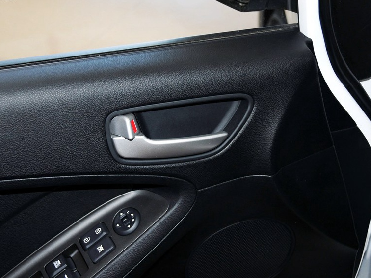 起亚K3 2013款 1.6L 手动GL车厢座椅图片