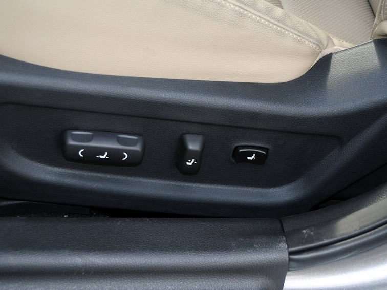 起亚K5 2014款 2.0L AT LUXURY车厢座椅图片
