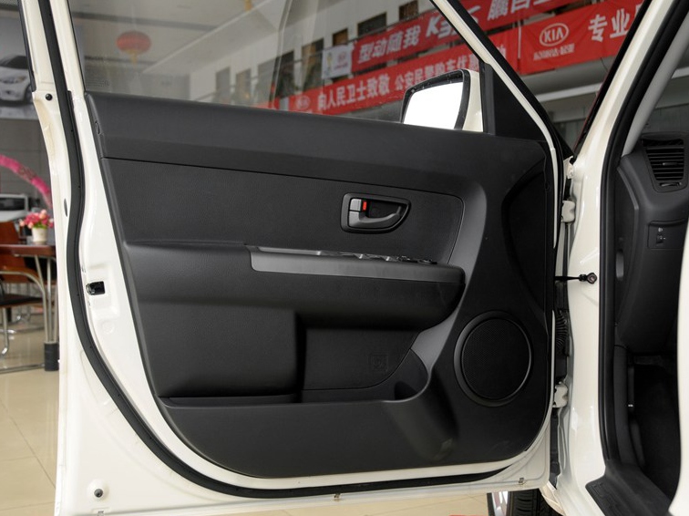 秀尔 2013款 1.6L MT GL车厢座椅图片