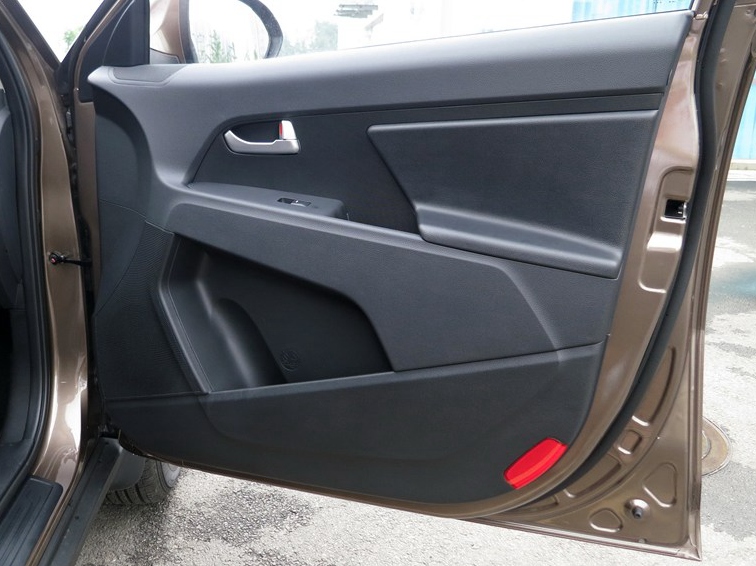 智跑 2014款 2.0L 手动两驱版GL车厢座椅图片