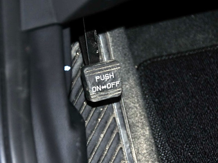 起亚K5(进口) 2013款 2.0L Hybrid车厢座椅图片