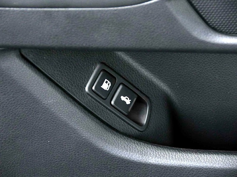 起亚K5(进口) 2013款 2.0L Hybrid车厢座椅图片