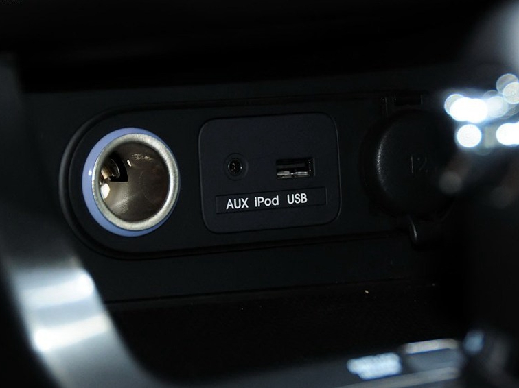 起亚K5(进口) 2013款 2.0L Hybrid中控方向盘图片