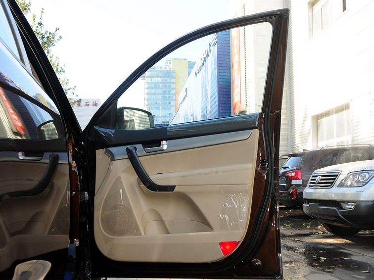 索兰托 2013款 2.4 7座汽油舒适版车厢座椅图片