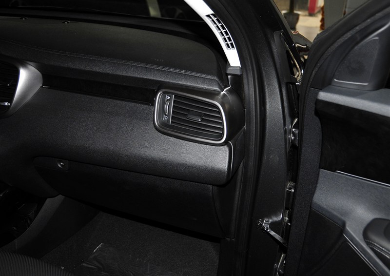 索兰托 2015款 索兰托L 2.4L 汽油4WD尊贵版 7座 国V图片8