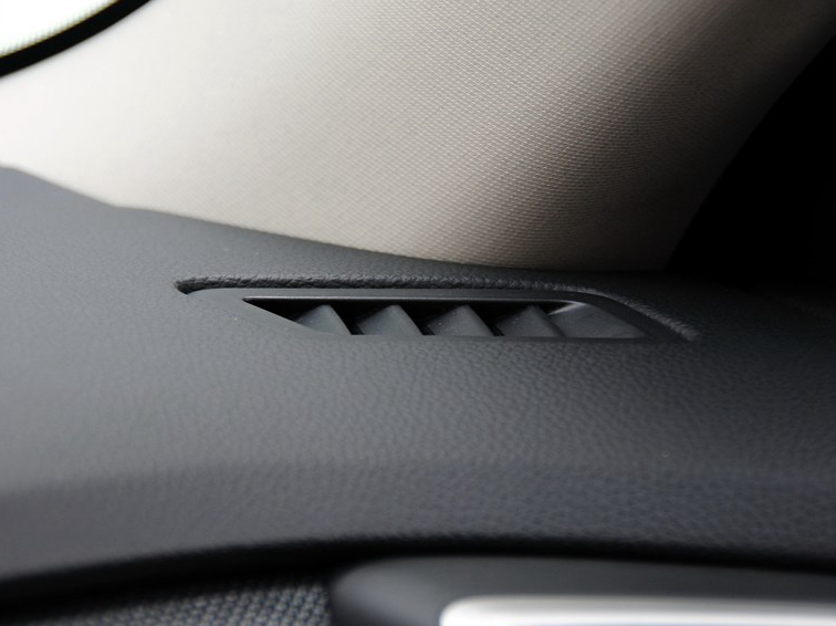 奇骏 2014款 2.5L CVT领先版 4WD中控方向盘图片