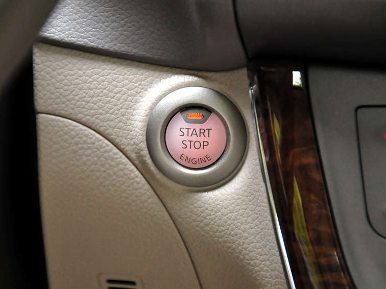 轩逸 2012款 1.8XL 手动豪华版中控方向盘图片