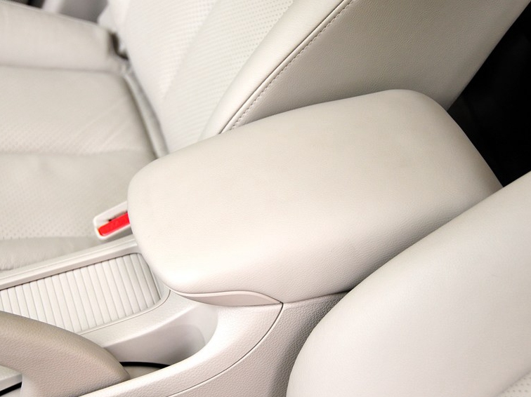 轩逸 2012款 1.8XL 手动豪华版车厢座椅图片