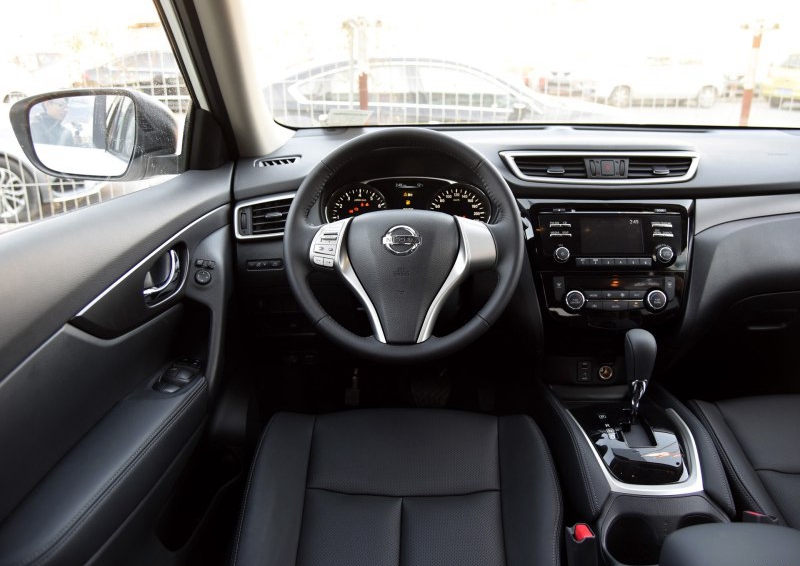 奇骏 2015款 2.0L CVT舒适MAX版 2WD中控方向盘图片