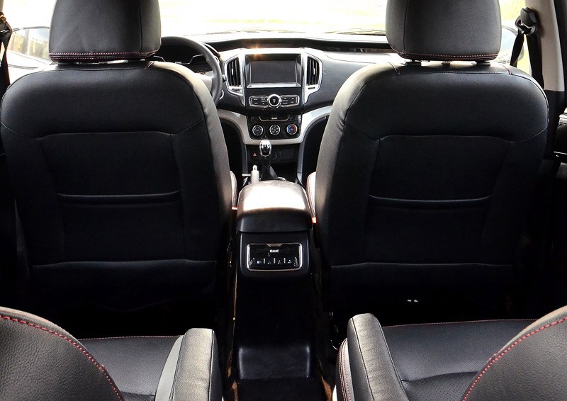 幻速H3 2015款 1.5L 手动豪华型车厢座椅图片