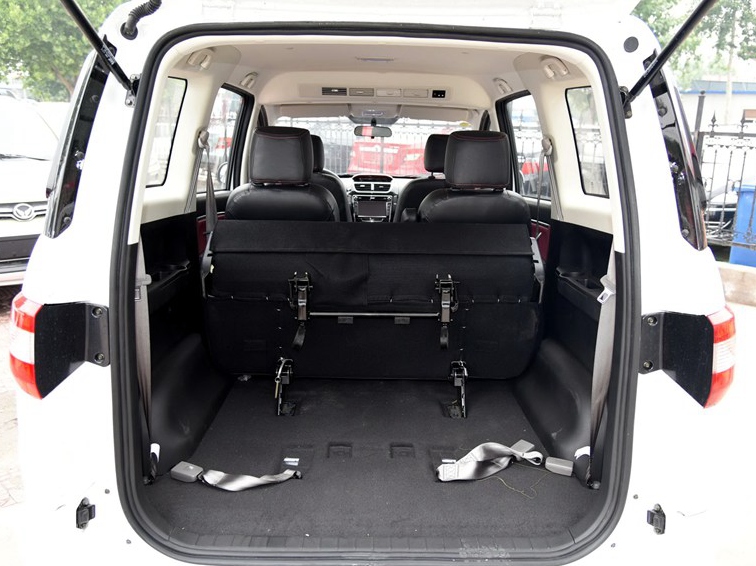 2015款 1.5L 手动舒适型车厢座椅图片