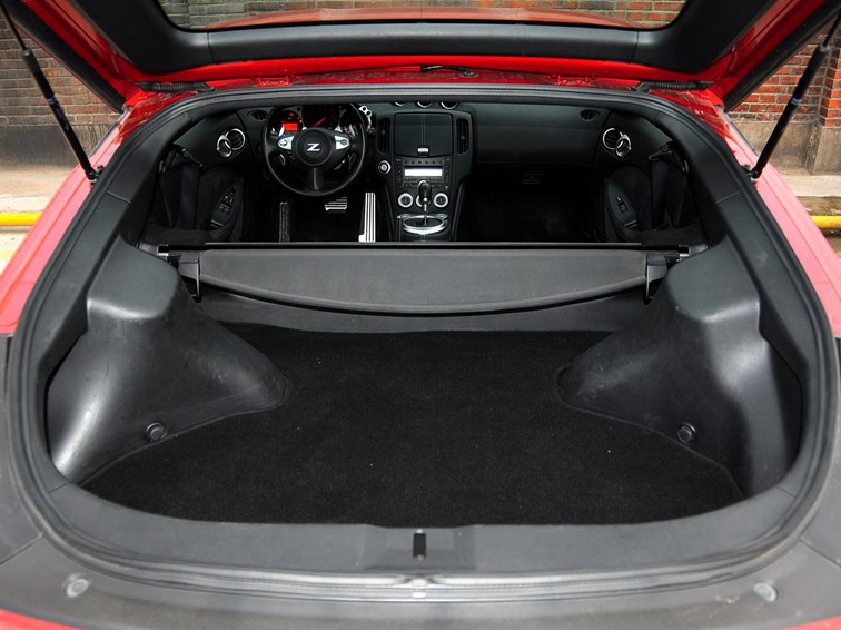 日产370Z 2013款 3.7L Coupe车厢座椅图片