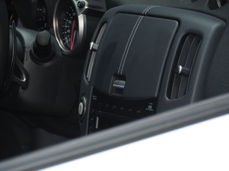 日产370Z 2013款 3.7L Roadster中控方向盘图片