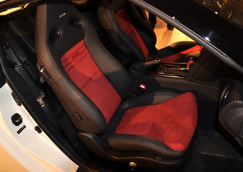 日产GT-R 2015款 3.8T Nismo车厢座椅图片
