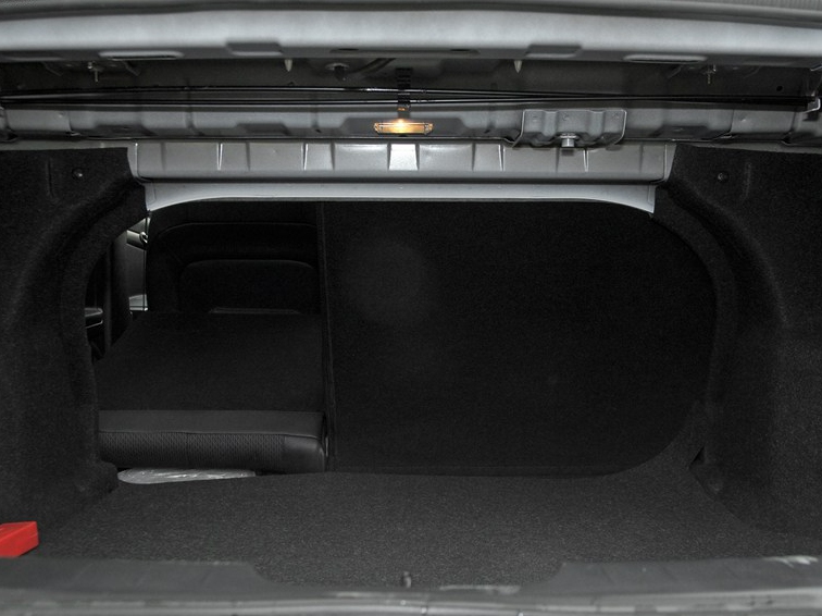荣威350 2014款 350 1.5L 手动迅捷版车厢座椅图片