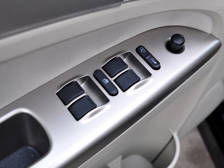 瑞麒G3 2012款 1.6L 手动舒适型车厢座椅图片