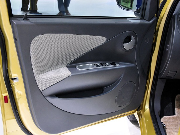瑞麒M1 2013款 M1-EV车厢座椅图片