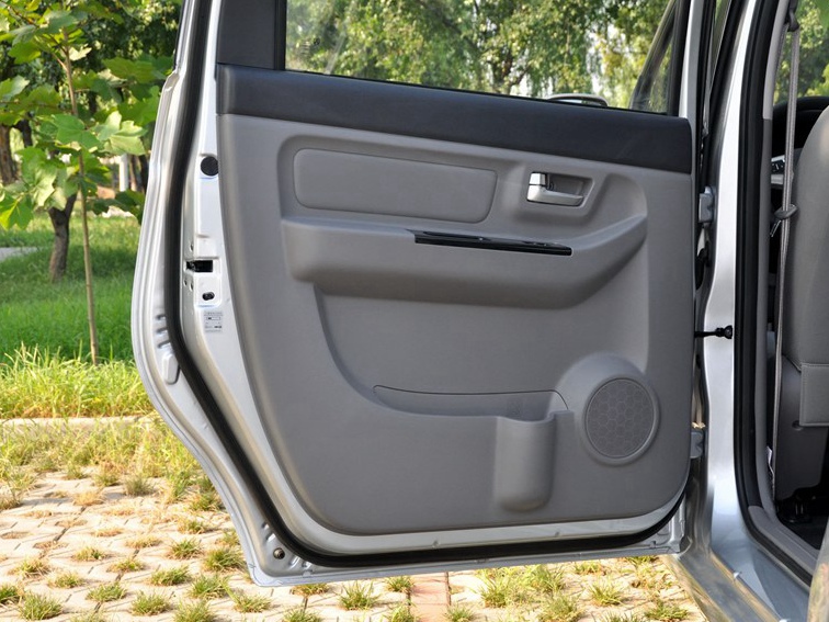 北汽威旺M20 2013款 1.5L乐尚型车厢座椅图片