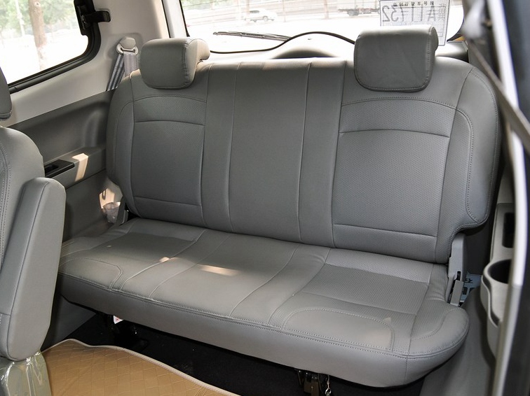 2014款 1.5L超豪华型车厢座椅图片