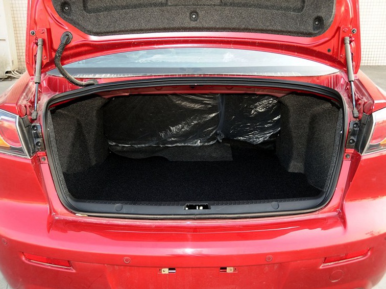 翼神 2013款 风尚版 1.6L 手动经典型车厢座椅图片
