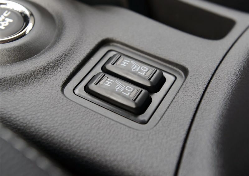 欧蓝德(进口) 2016款 2.4L 四驱旗舰GT版 7座中控方向盘图片