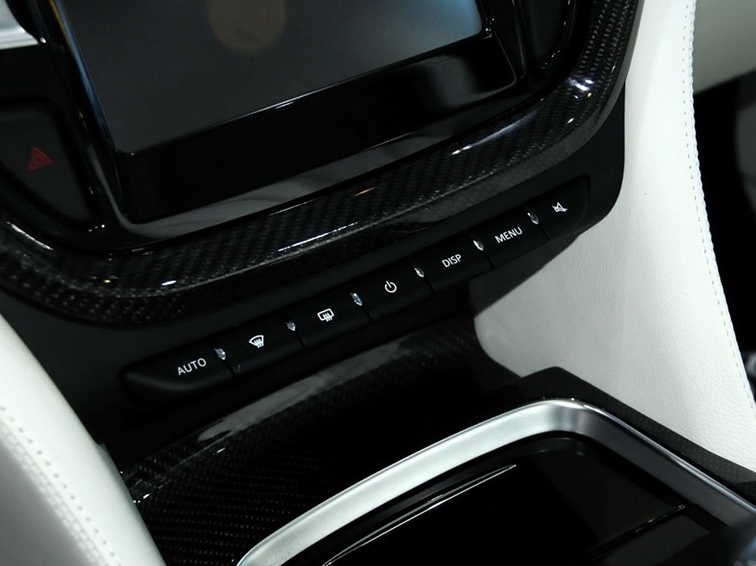 绅宝D80 2015款 2.3T 豪华型中控方向盘图片
