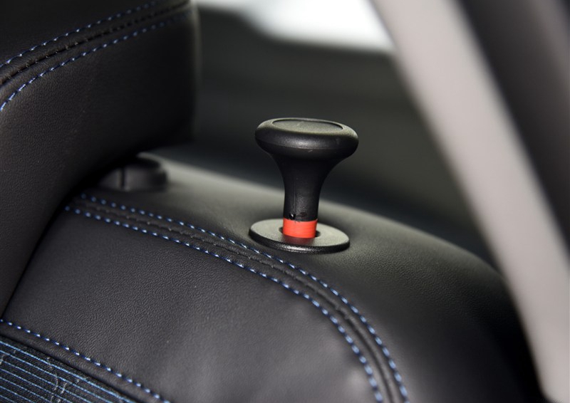 蒂维拉 2015款 1.6L 自动两驱致尚版车厢座椅图片