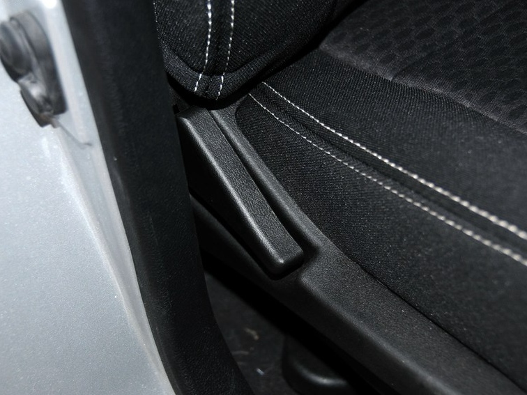 域胜007 2011款 2.0L 两驱都市舒适版车厢座椅图片