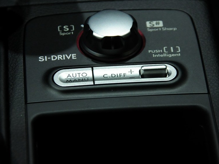 翼豹 2014款 2.5T WRX STI三厢中控方向盘图片