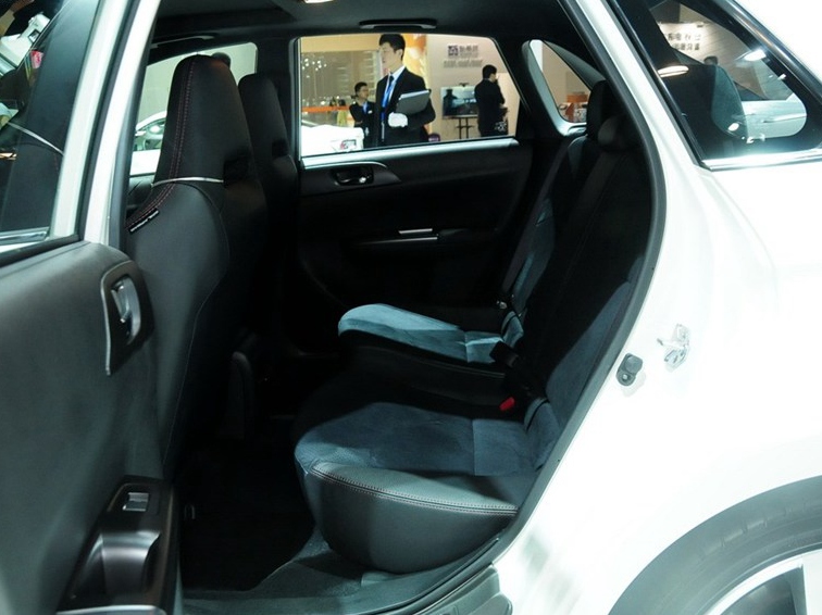 翼豹 2014款 2.5T WRX STI三厢车厢座椅图片