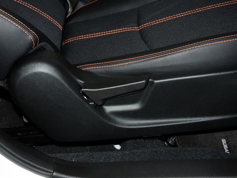 斯巴鲁XV 2014款 2.0L 舒适版车厢座椅图片
