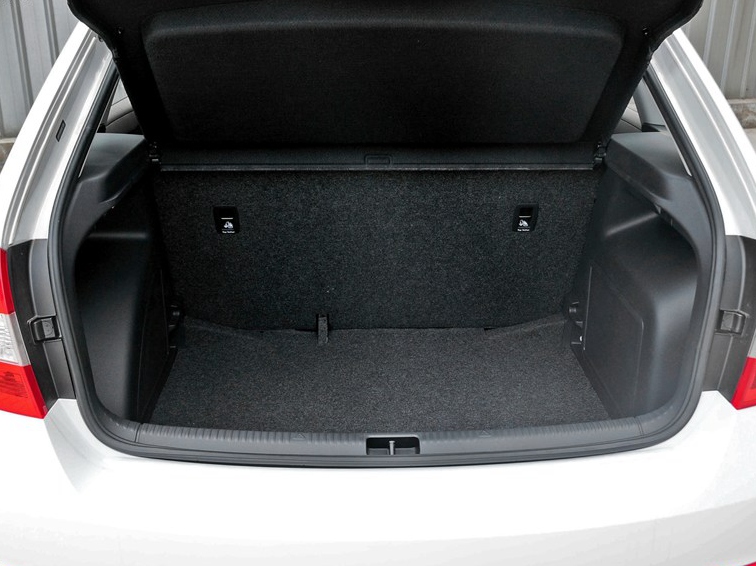 昕动 2014款 1.6L 自动乐享版车厢座椅图片
