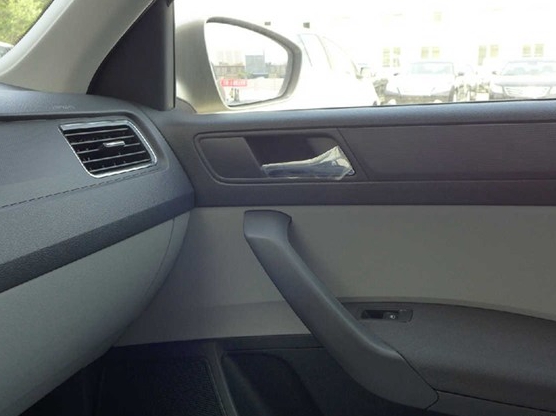 昕锐 2013款 1.4L 手动智选型车厢座椅图片