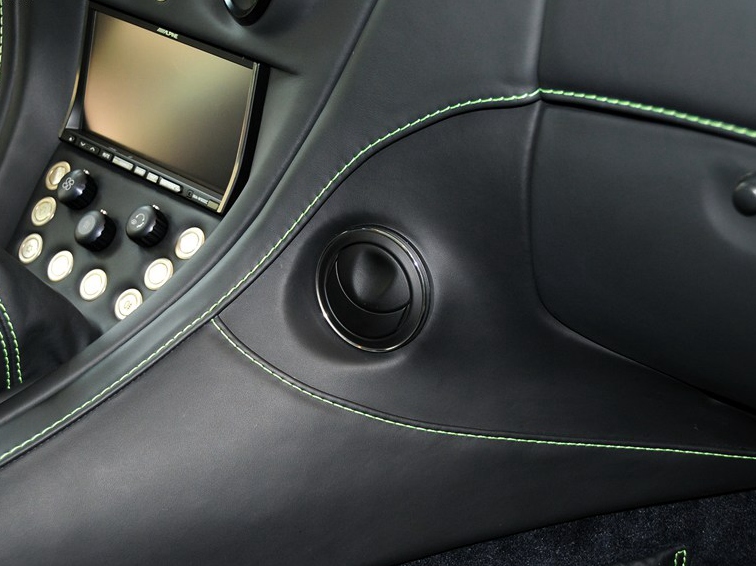 威兹曼GT 2012款 4.4T MF4中控方向盘图片