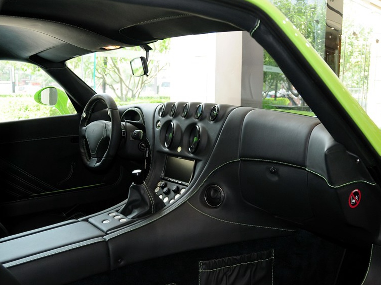 威兹曼GT 2012款 4.4T MF4中控方向盘图片
