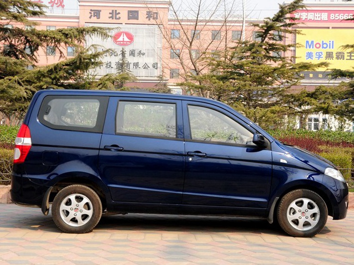 五菱宏光 2010款 1.4L 标准型车身外观图片