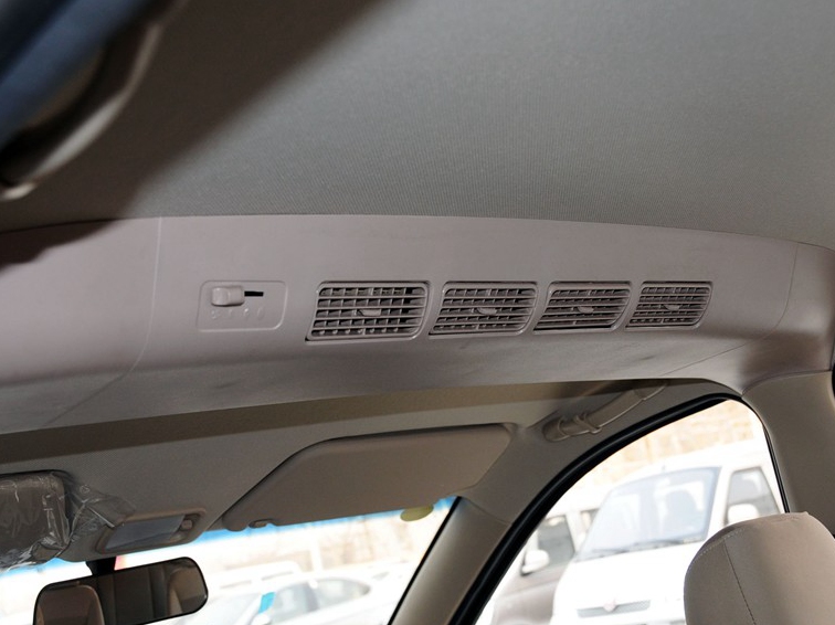 五菱宏光 2010款 1.4L 标准型车厢座椅图片