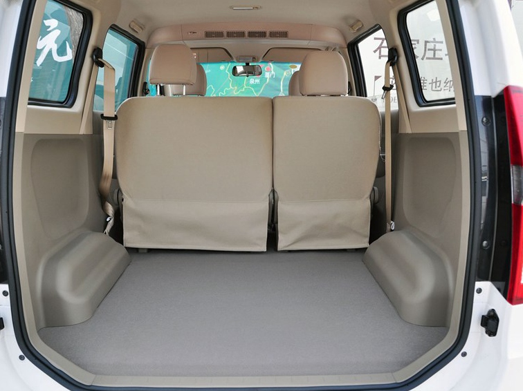 五菱宏光 2010款 1.2L 舒适型车厢座椅图片