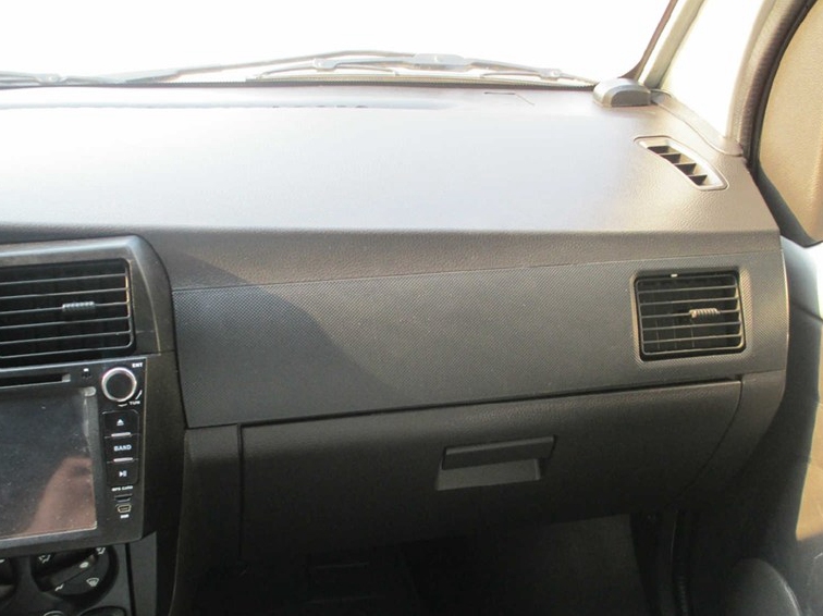 五菱荣光小卡 2012款 1.2L 双排基本型中控方向盘图片