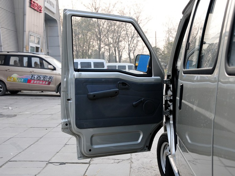 五菱之光 2010款 1.0L新版实用型长车身车厢座椅图片