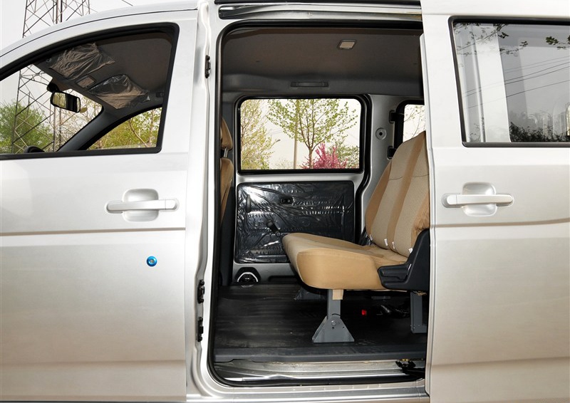 五菱荣光V 2015款 1.5L基本型车厢座椅图片