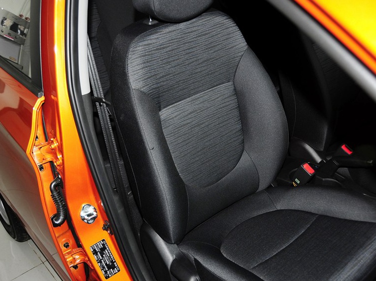 瑞奕 2014款 1.4L 手动GLX车厢座椅图片