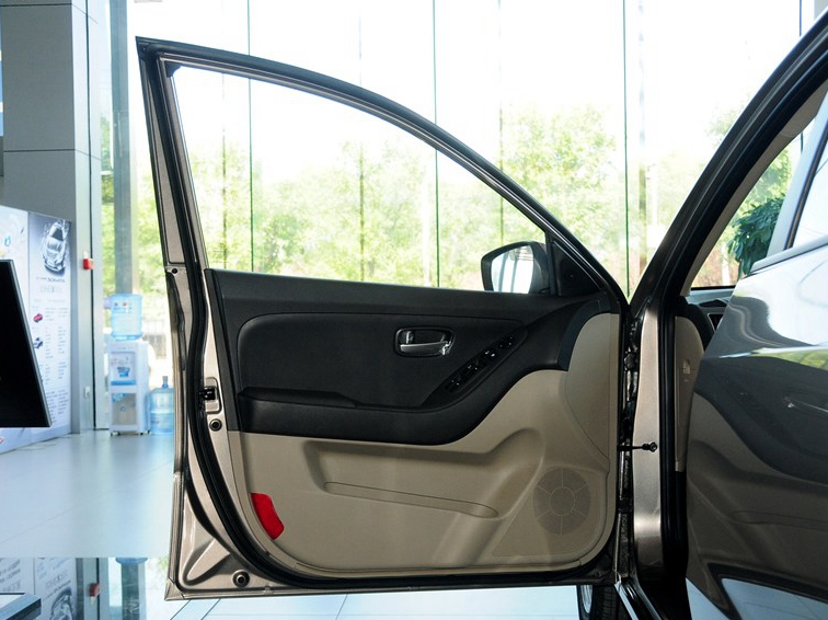 悦动 2011款 1.6L 自动舒适型车厢座椅图片