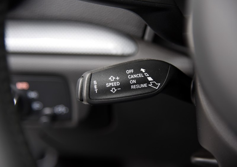 奥迪A3 2015款 Limousine 35 TFSI 百万纪念乐享型中控方向盘图片