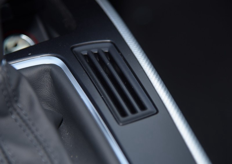 奥迪A4L 2016款 30 TFSI 自动舒适型中控方向盘图片