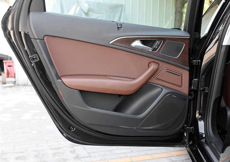 奥迪A6L 2015款 35 FSI quattro 舒适型车厢座椅图片