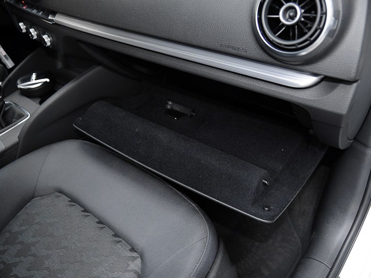 奥迪A3 2014款 Limousine 35 TFSI 时尚型中控方向盘图片